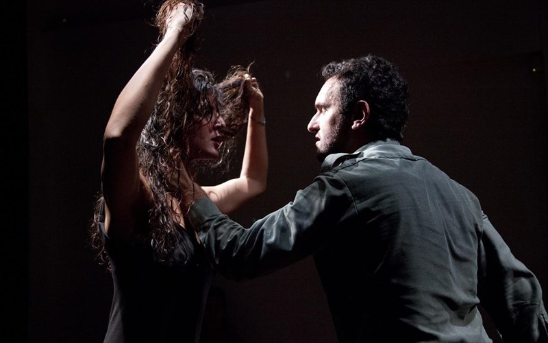 boutsek-kritiki-theatrou