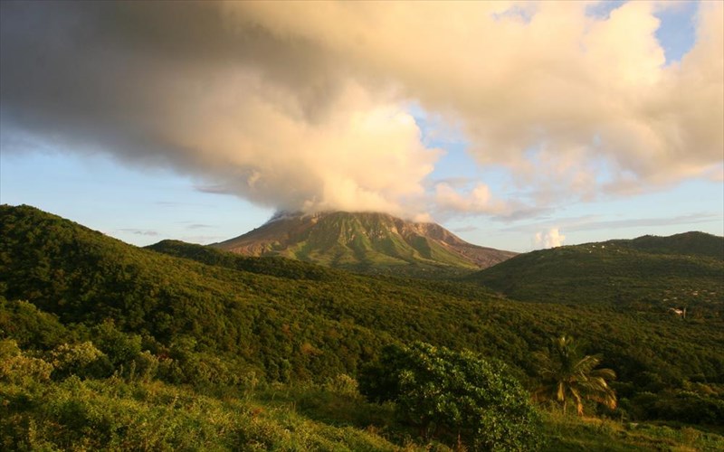 gnoriste-ta-10-pio-epikinduna-ifaisteia-tou-kosmou