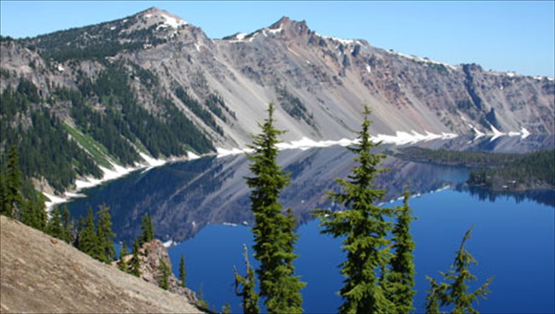 ennea-apo-tis-omorfoteres-limnes-tou-kosmou