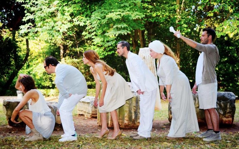 me-ta-dontia-kritiki-theatrou