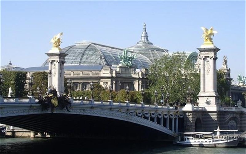 ennea-ellines-zografoi-sto-megalutero-saloni-texnis-tis-europis