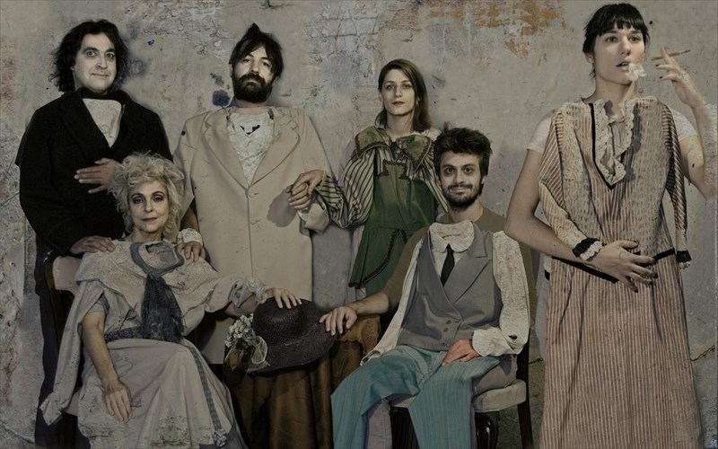 o-glaros-kritiki-theatrou