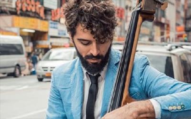 ena-triimero-taksidi-stin-elliniki-tzaz