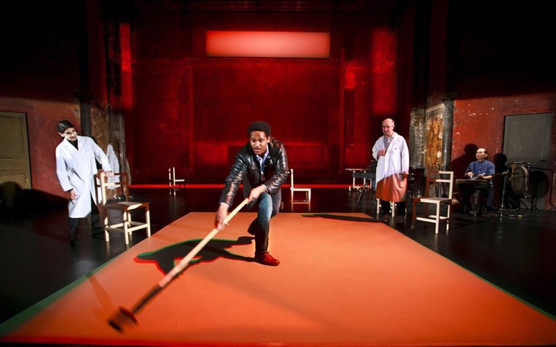 mia-epipleon-parastasi-gia-tin-koilada-ton-ekplikseon-tou-peter-brook