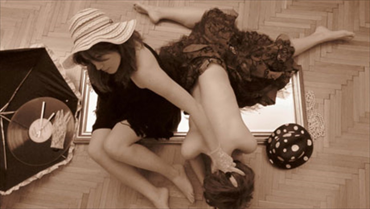 theatrikes-akrobasies-sto-festibal-off-off-athens