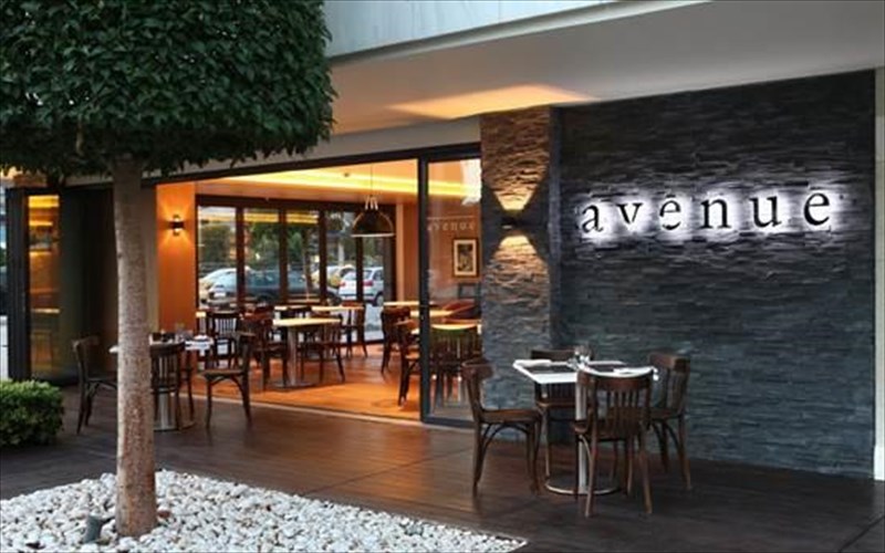 magiki-kai-geustiki-giortini-atmosfaira-sto-metropolitan