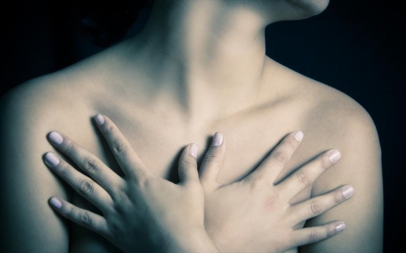 oi-fusiologikes-allages-tou-xronou-sto-gunaikeio-stithos