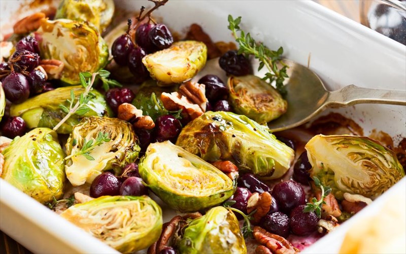 ta-frouta-kai-ta-laxanika-ton-xristougennon