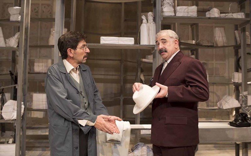 fon-dimitrakis-kritiki-theatrou