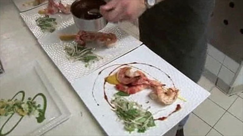 ena-asteri-michelin-epistrefetai