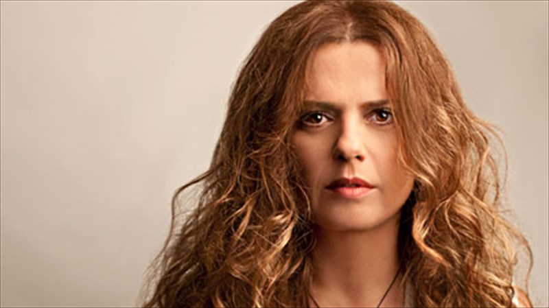 h-eleni-tsaligopoulou-stis-pio-foteines-skies-tou-lukabittou