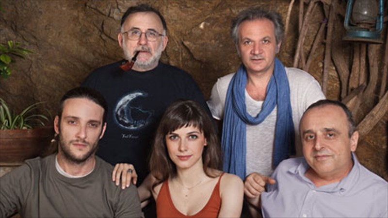 mikroutsikos-kai-thibaios-mazi-stin-texnopoli