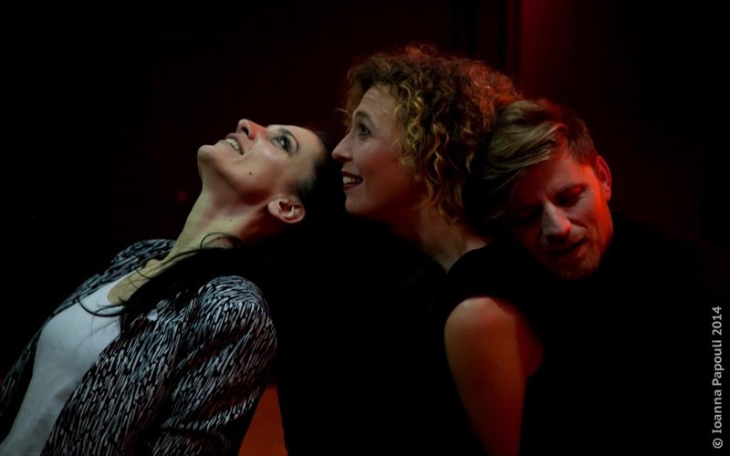 pisina-nero-kritiki-theatrou