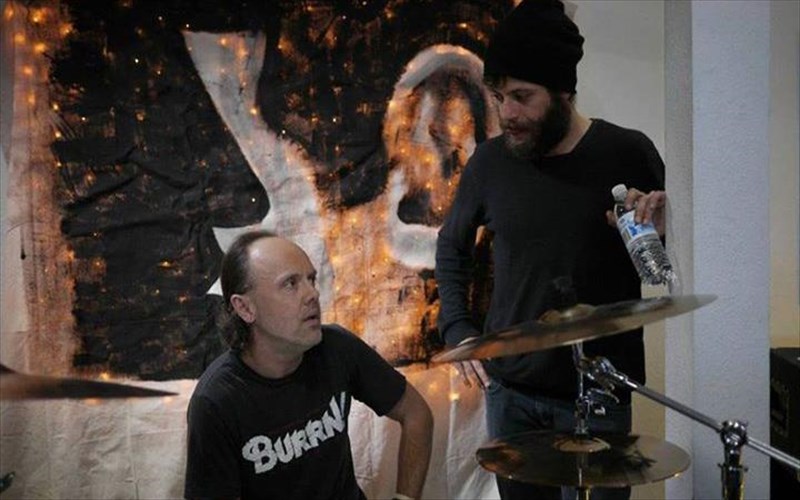 se-iraniki-komodia-o-lars-ulrich-o-ntramer-ton-metallica-ntramer-ton-metallica