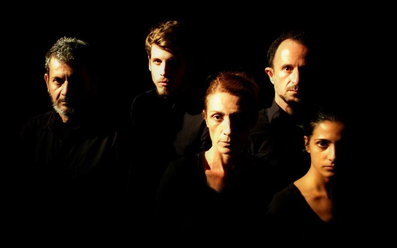 oi-brikolakes-tou-ipsen-sto-theatro-dithurambos