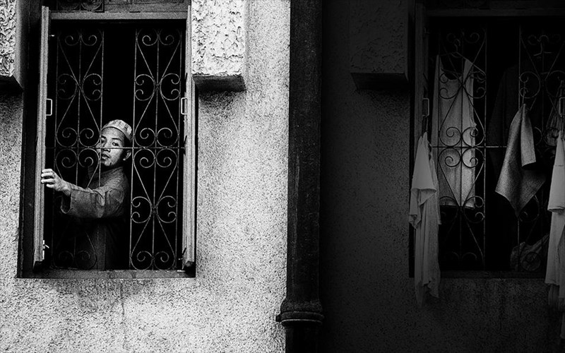 aspromaures-kai-egxromes-eikones-apo-tin-india