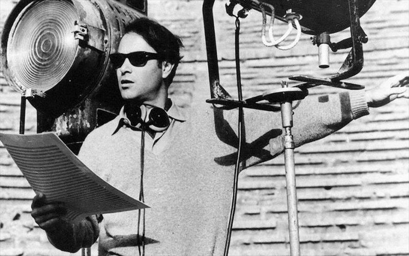 anaparastasis-enos-spoudaiou-ellina