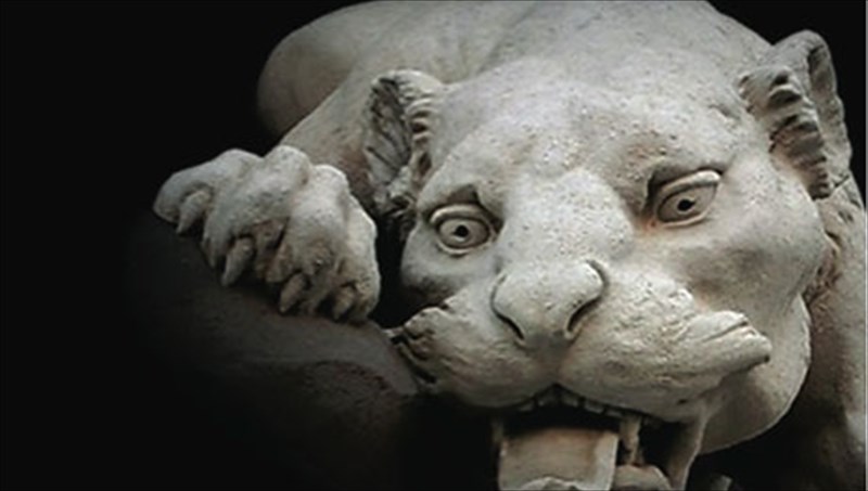 i-oikonomiki-krisi-empneei-astunomiko-muthistorima-tou-fait-xainixen