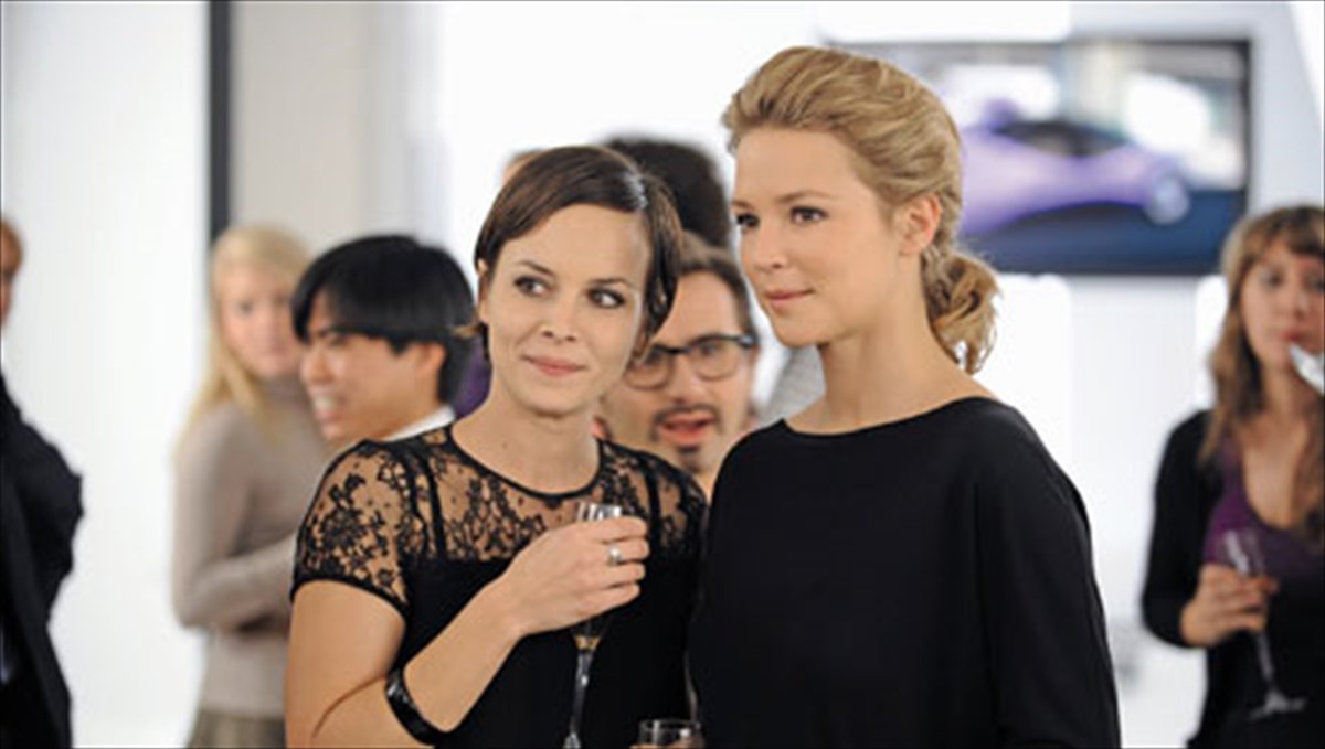 enas-epituximenos-sumboulos-gamon-mauros-gatos-ton-gunaikon