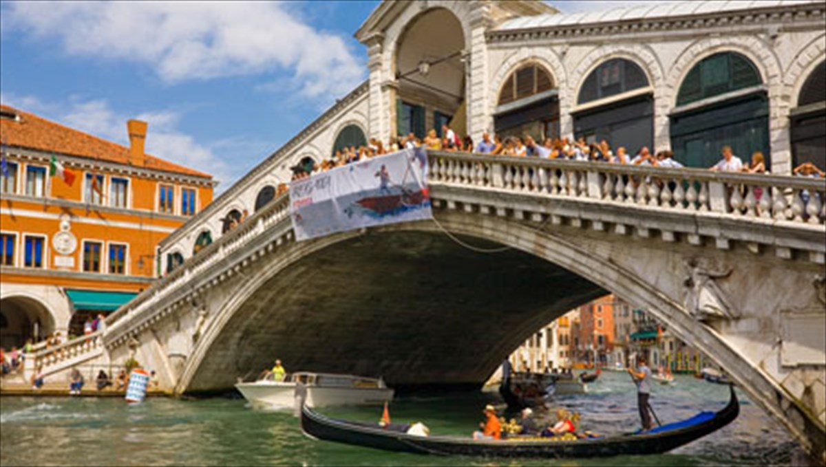 diasxizoume-tis-pio-entuposiakes-pezogefures-sto-kosmo