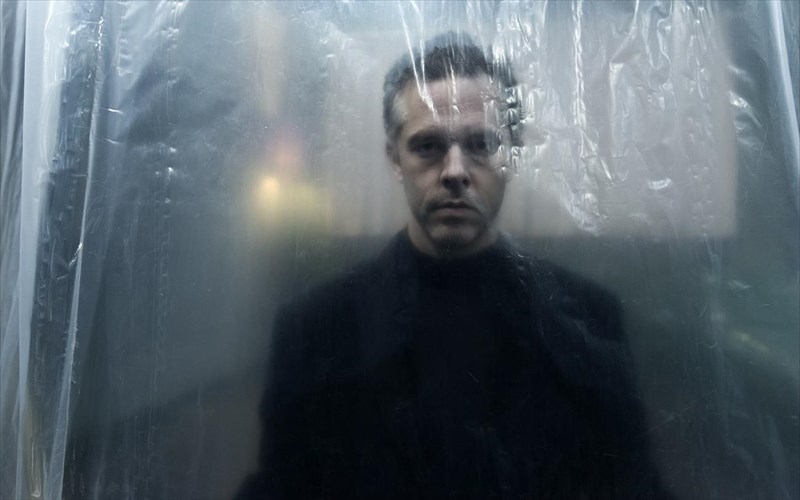 paratasi-parastaseon-gia-ton-amlet-sti-stegi