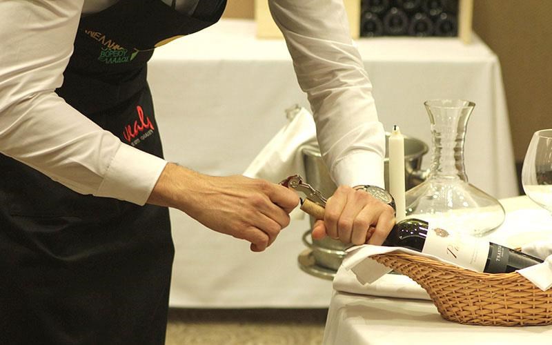 o-panellinios-diagonismos-oinoxoias-eftase