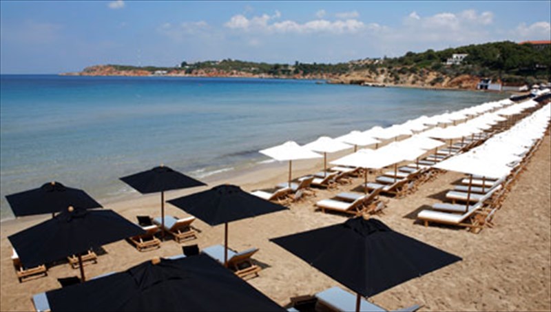 poso-kostizoun-oi-bouties-stis-organomenes-paralies-tis-attikis