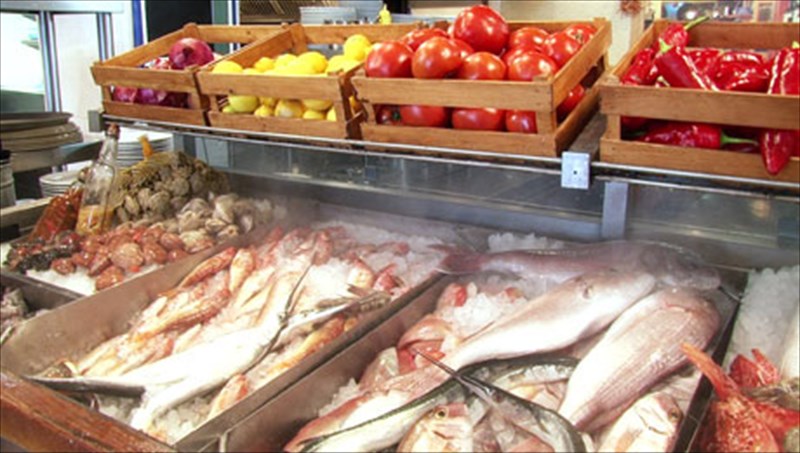 kollias-psarofagia-gia-eklektikous-me-istoria-xronon