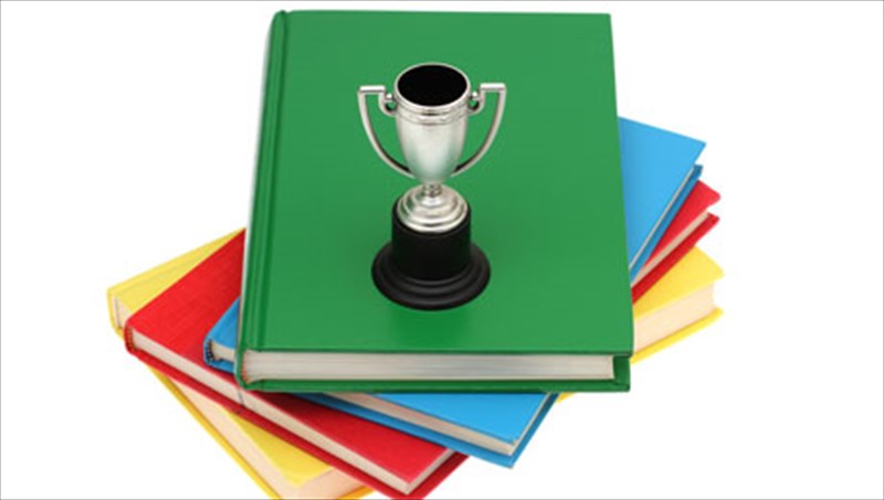 brabeia-gia-ton-elliniko-politismo-apo-to-xarbarnt