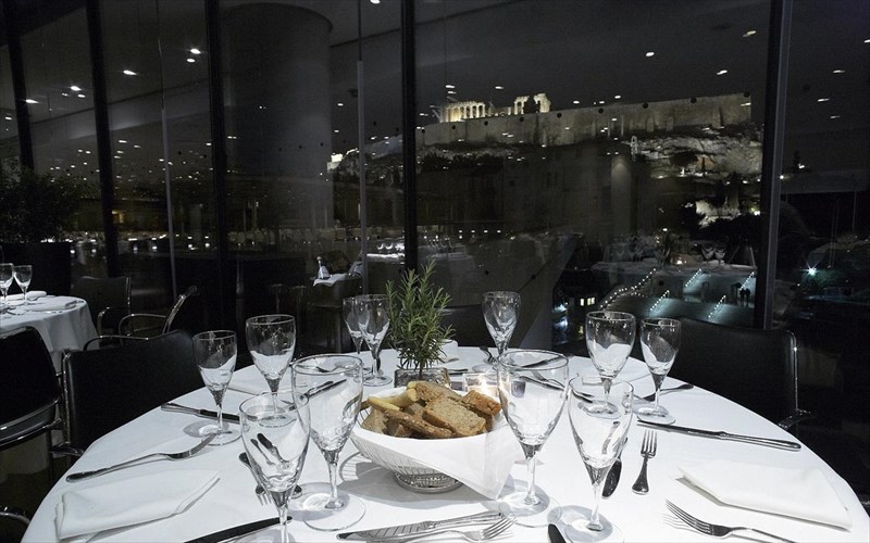 kai-tsikna-kai-tzaz-sto-mouseio-tis-akropolis