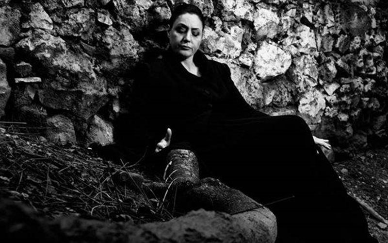 arketa-pia-me-tin-antela-sto-theatro-biktoria