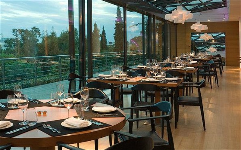 giortaste-ton-erota-me-aroma-mesogeiou-sti-fuga