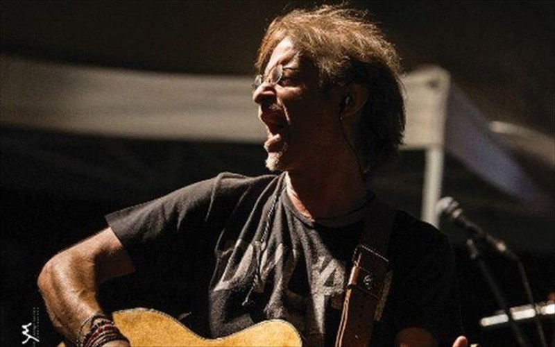 o-miltos-pasxalidis-sto-passport