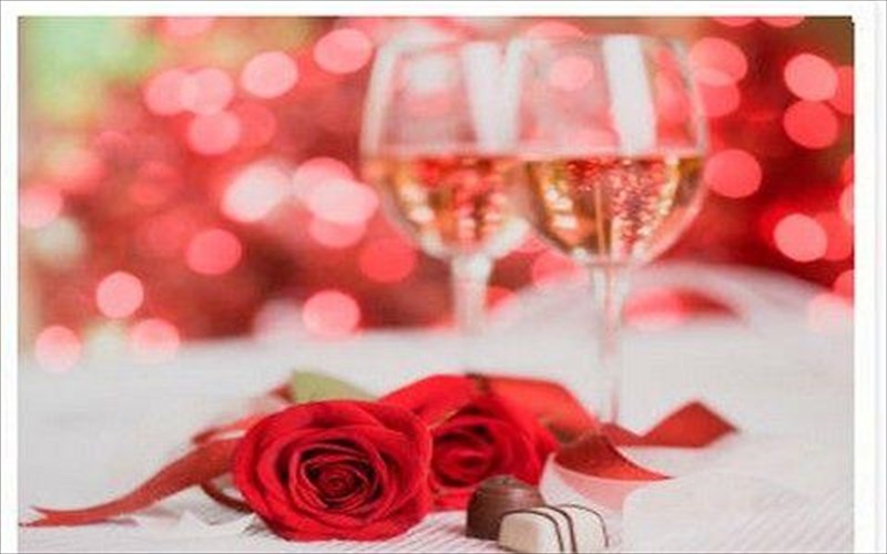 mia-magiki-nuxta-stin-kardia-tis-athinas