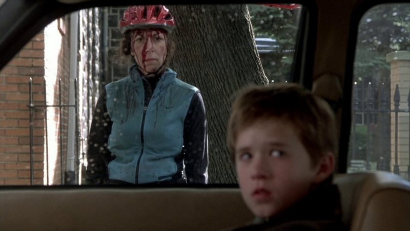 neo-thriler-etoimazei-o-m-night-shyamalan-m-night-shyamalan