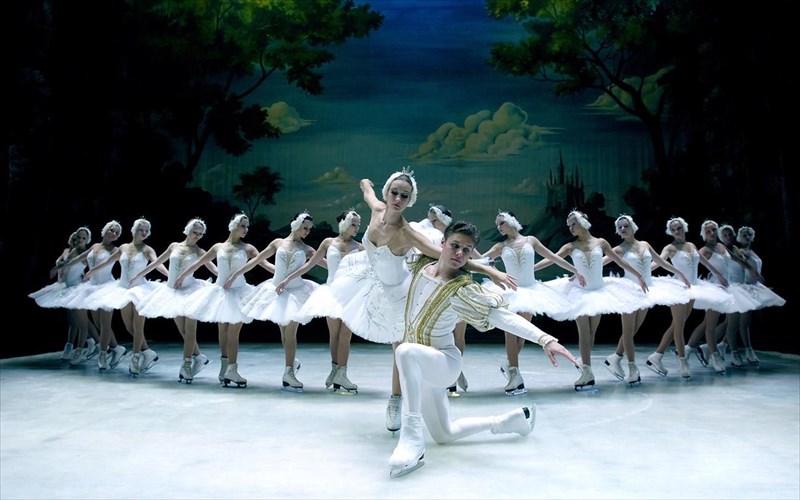 i-limni-ton-kuknon-apo-ta-mpaleta-ston-pago-tis-agias-petroupolis-sto-badminton