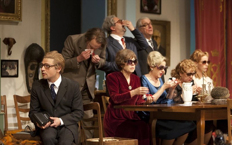 krema-kai-maregka-kritiki-theatrou