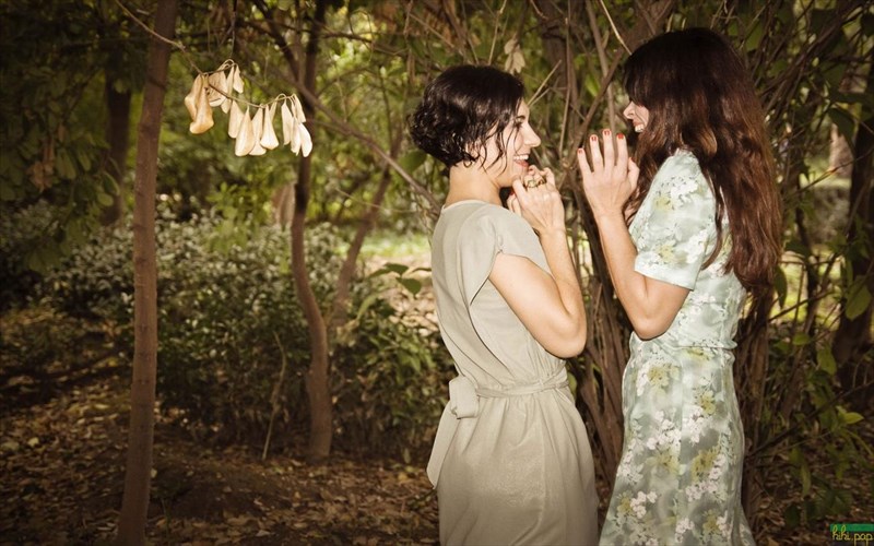 i-persini-arraboniastikia-tis-zurannas-zateli-epistrefei-sto-theatro-tou-neou-kosmou