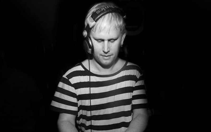 i-revolt-fernei-ta-after-parties-stin-athina