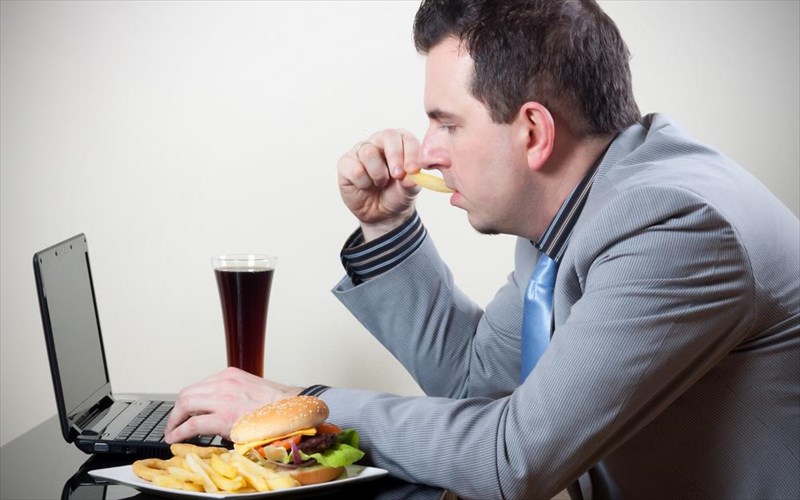 polli-douleia-ison-polu-fagito