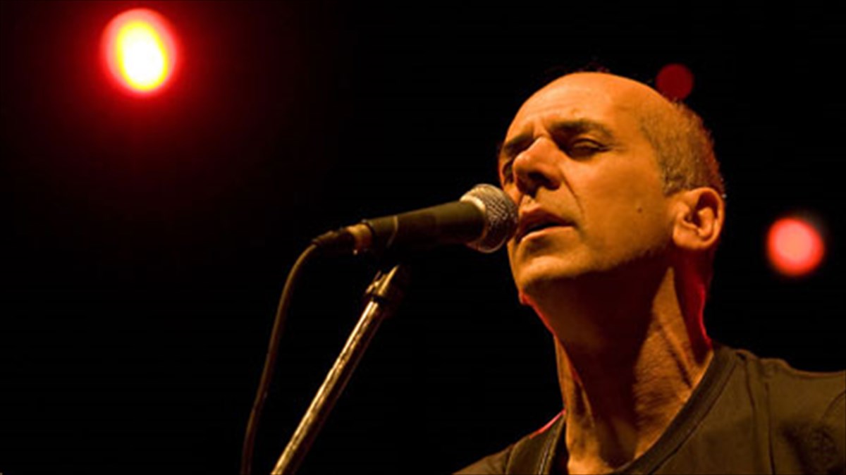 o-orfeas-peridis-se-nea-oneirika-taksidia