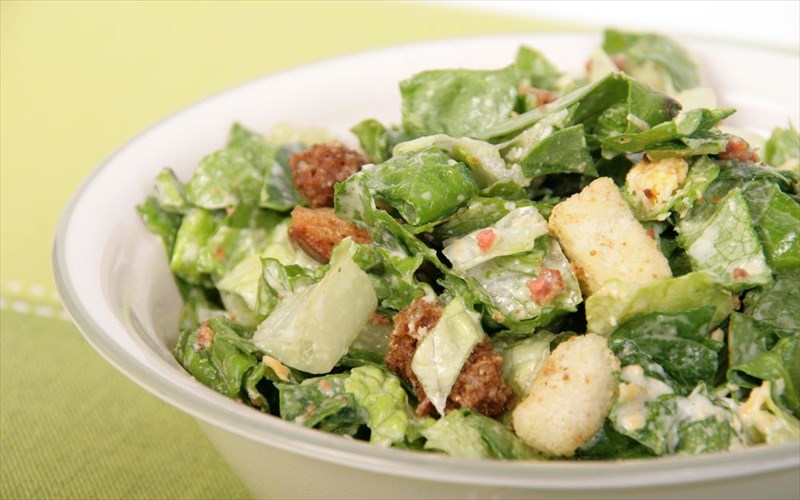 oi-4-agapimenes-sas-salates-ta-ofeli-kai-oi-anapantexes-thermides-tous-agapimenes-sas-salates-ta-ofeli-kai-oi-anapantexes-thermides-tous