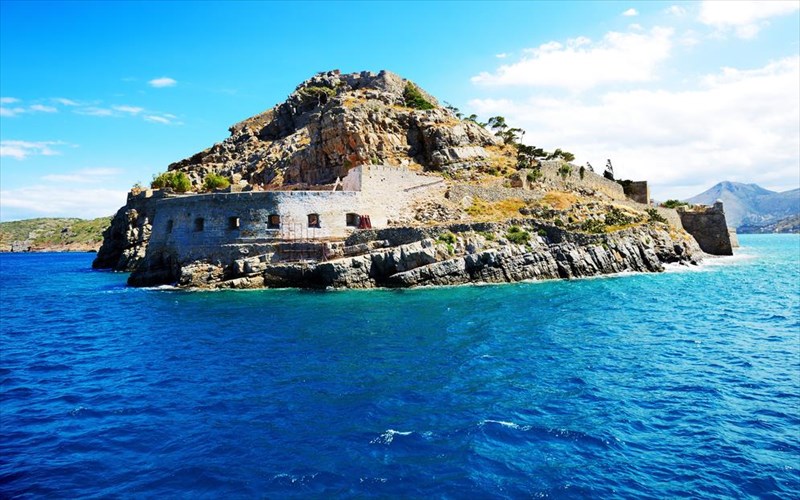 mia-mustiki-apostoli-sti-spinalogka