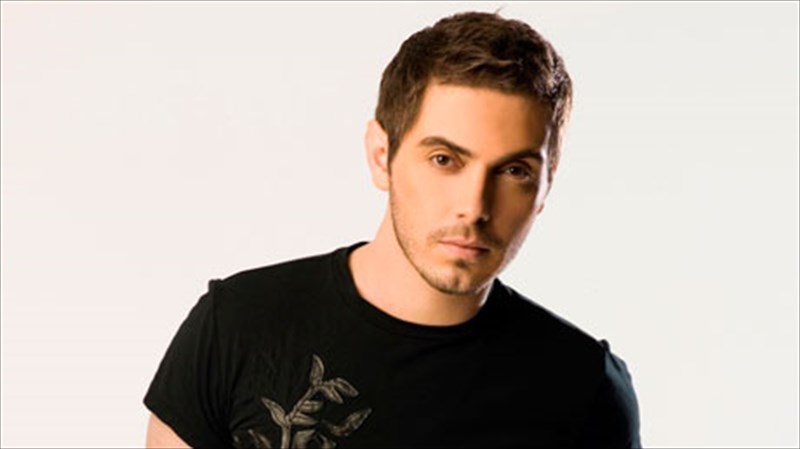 o-mixalis-xatzigiannis-sti-nikaia