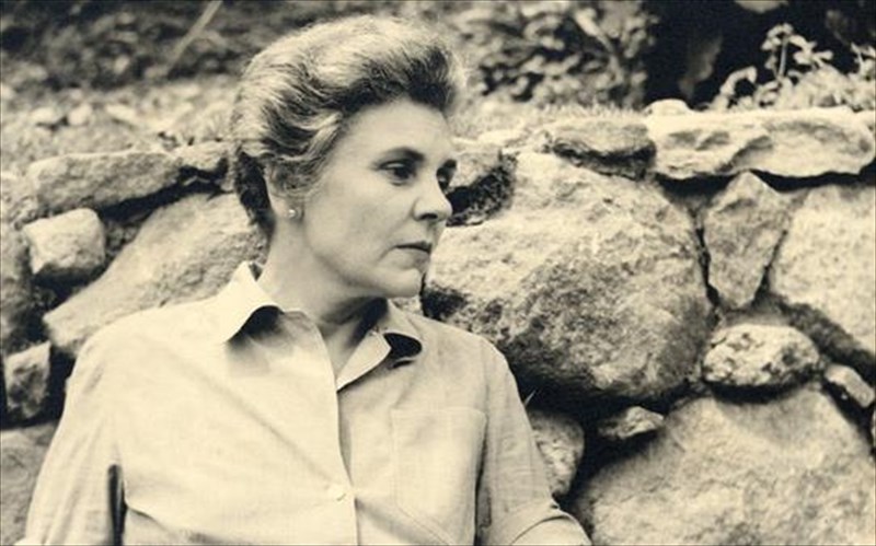 afieroma-stin-poiitria-elizabeth-bishop