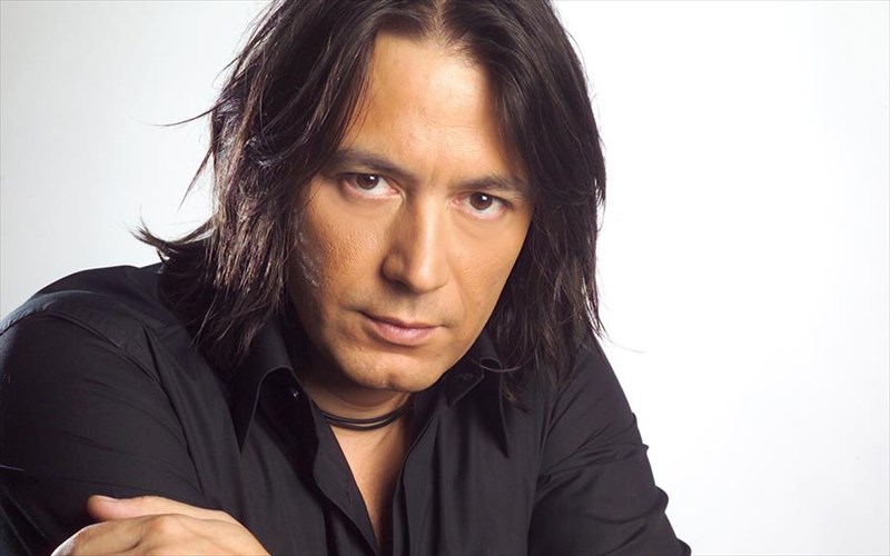 o-giannis-kotsiras-sto-passport