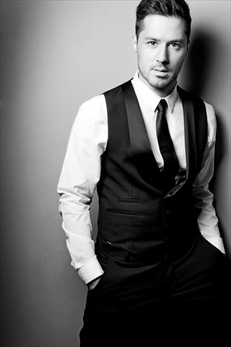 o-adam-tsarouxis-sto-faust