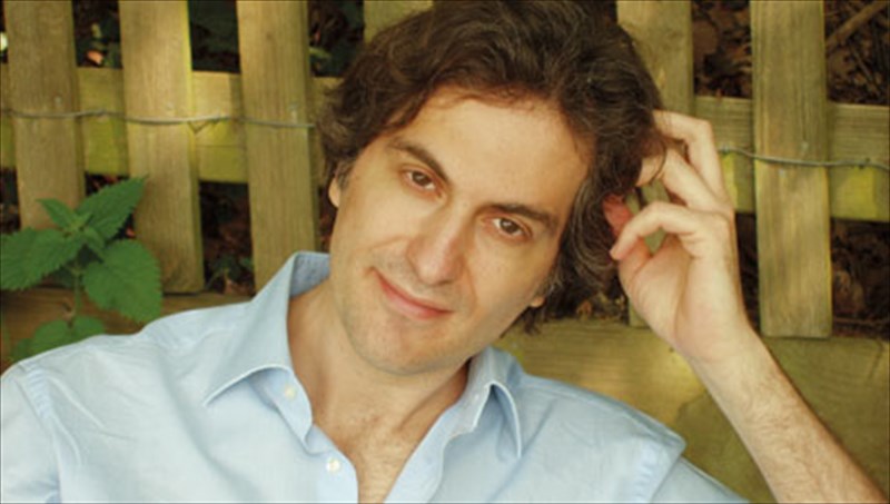 panos-karnezis-to-istoriko-parelthon-tis-elladas-mas-dinei-tautoxrona-dunami-kai-mas-katatruxei