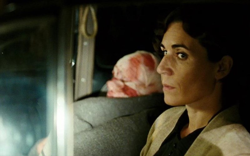 ena-tragoudi-me-metapolemika-traumata