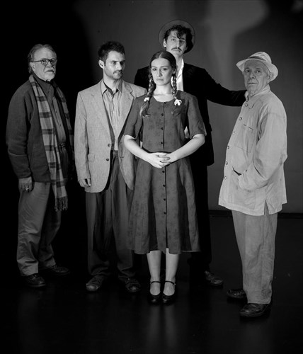 to-ksuladiko-tou-bolou-sto-dimotiko-theatro-peiraia